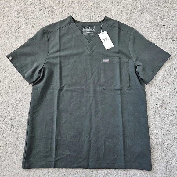 NWT Figs | Leon Three-Pocket Scrub Top In Bonsai, Mens Medium - Picture 4 of 7
